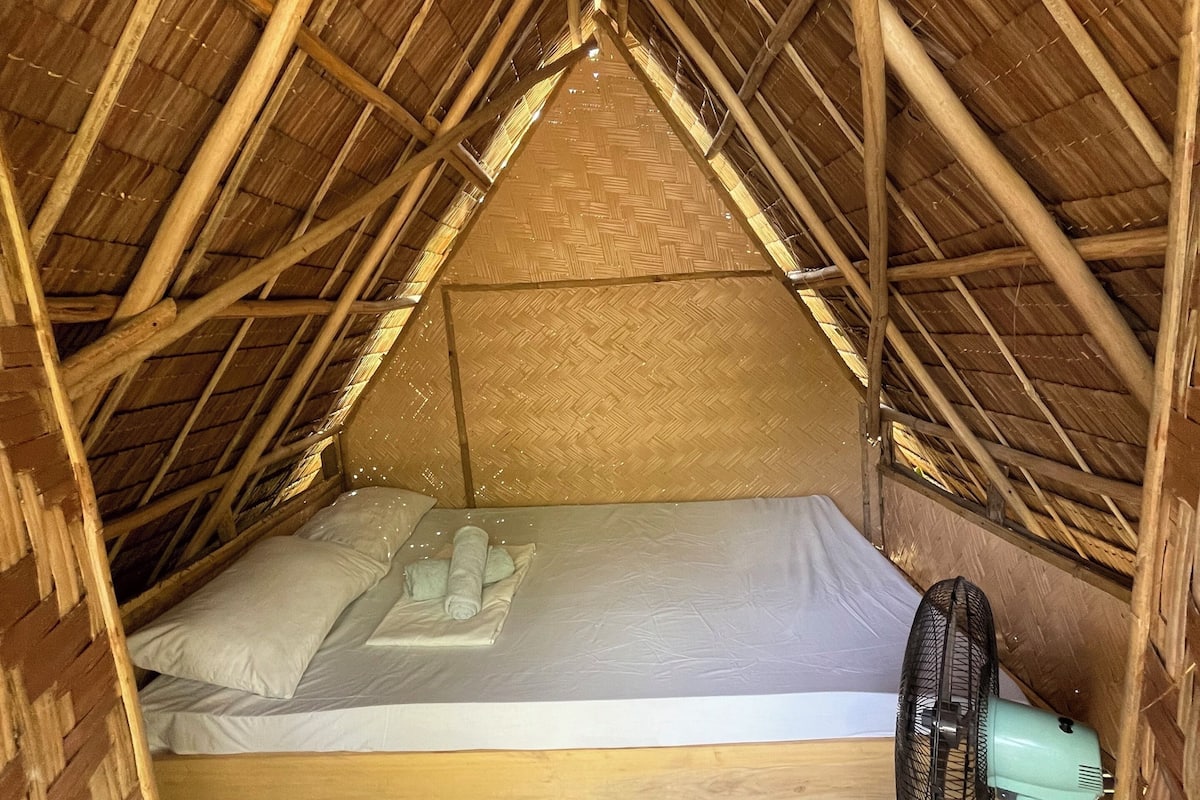 Cabana básico | Escrivaninha, espaço de trabalho para notebook, Wi-Fi de cortesia