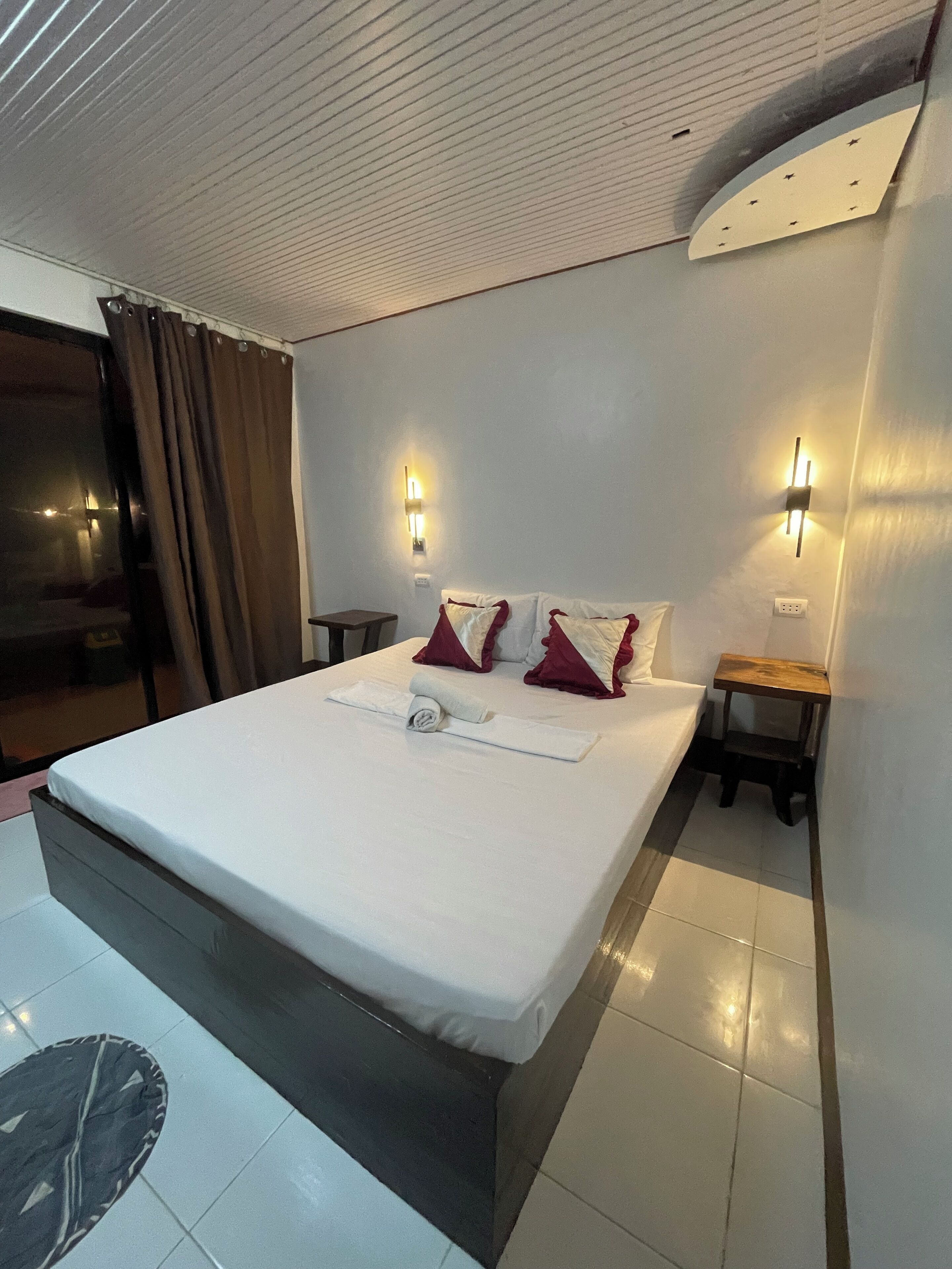 Comfort-Doppelzimmer, Balkon | Laptopgeeigneter Arbeitsplatz, kostenloses WLAN, Bettwäsche