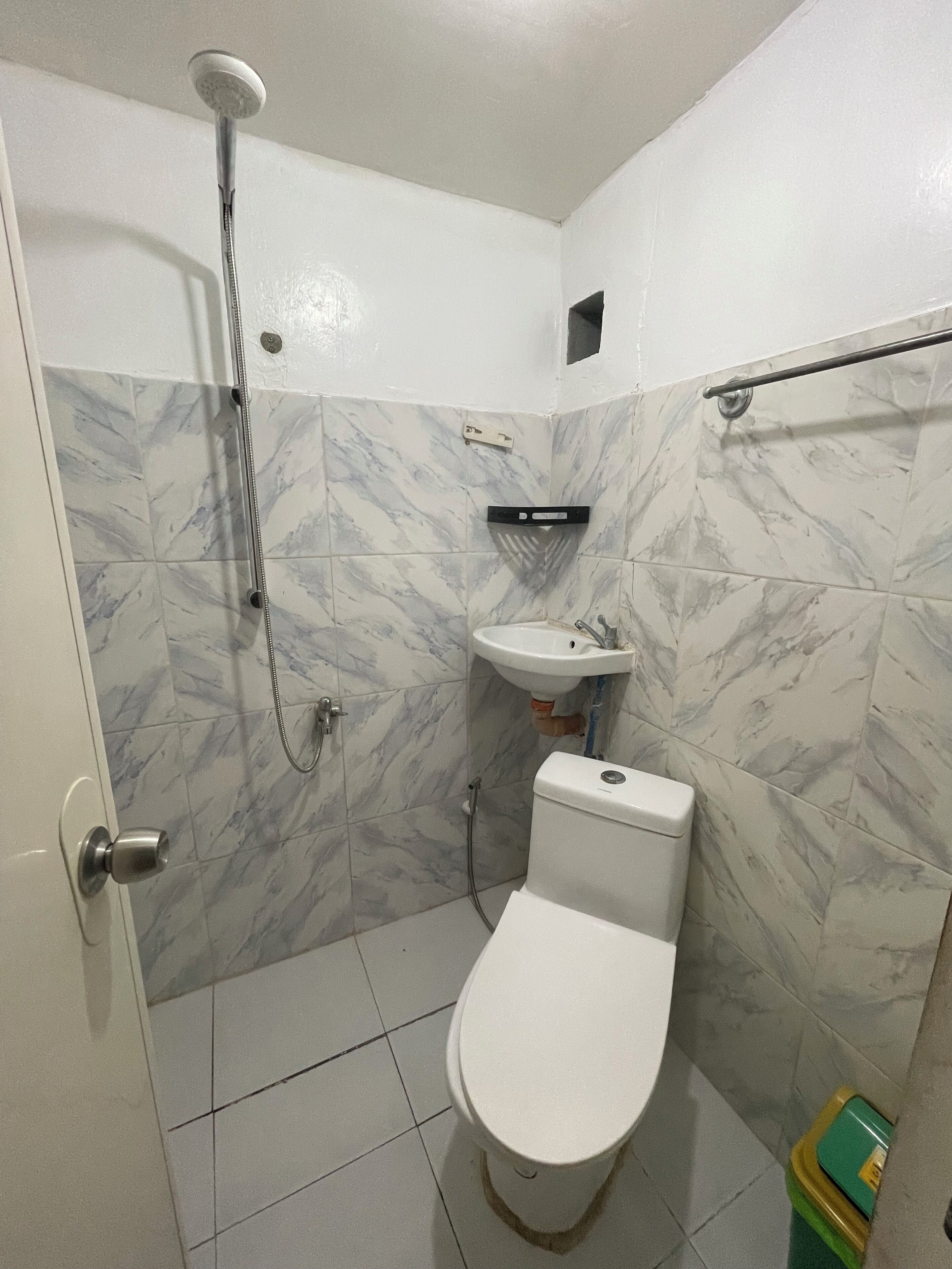 Dusche, Handtücher, Seife, Toilettenpapier