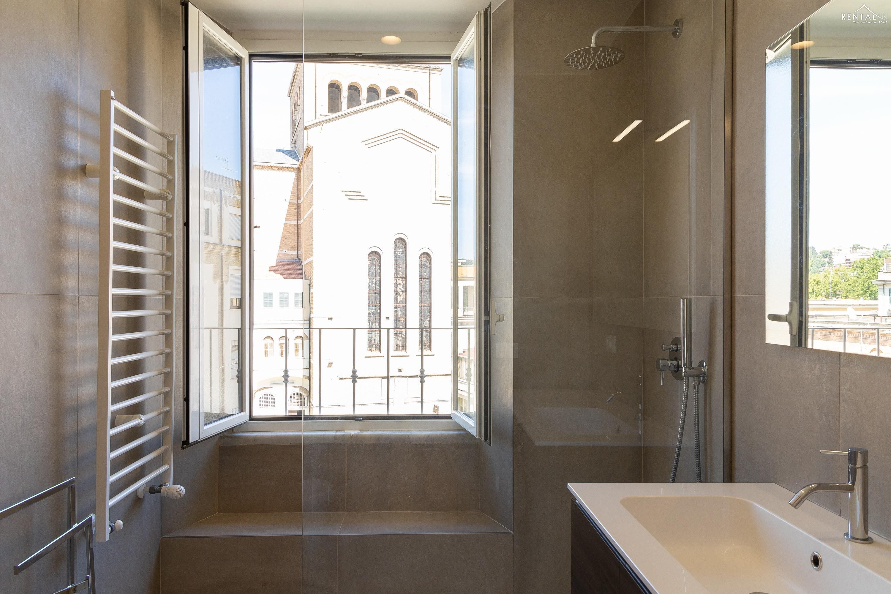 Apartment | Bathroom | Free toiletries