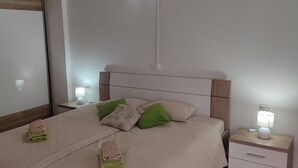 2 bedrooms, internet, bed sheets - House Ermanna (73562-K1) - Pula (Pula)