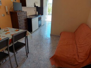 TV - Appartamento Azzurro by Interhome (Fontane Bianche)
