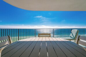 Property grounds - Phoenix IX 1107  by Brett/Robinson (Orange Beach)