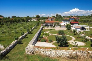 Property grounds - Villa Emily (73554-K1) - Peroj (Peroj)