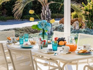 Outdoor dining - 'Villa Luisa' mit Pool by Interhome (Calabernardo)