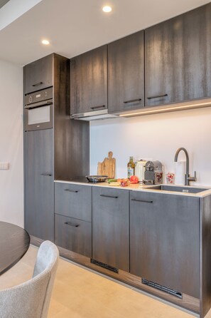 Appartement « Premier », 1 grand lit et 1 canapé-lit | Cuisine privée