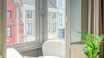 Superior Studio Suite | City view