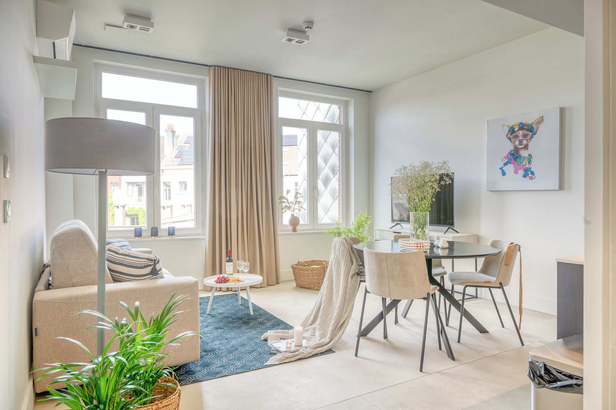 Premier Apartment, 1 Queen Bed with Sofa bed | Living area | 40-inch flat-screen TV with digital channels