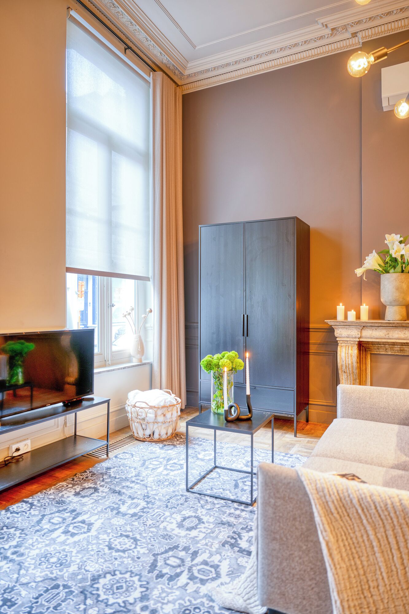 Suite estudio, entresuelo | Espacio para trabajar con un portátil y cortinas opacas