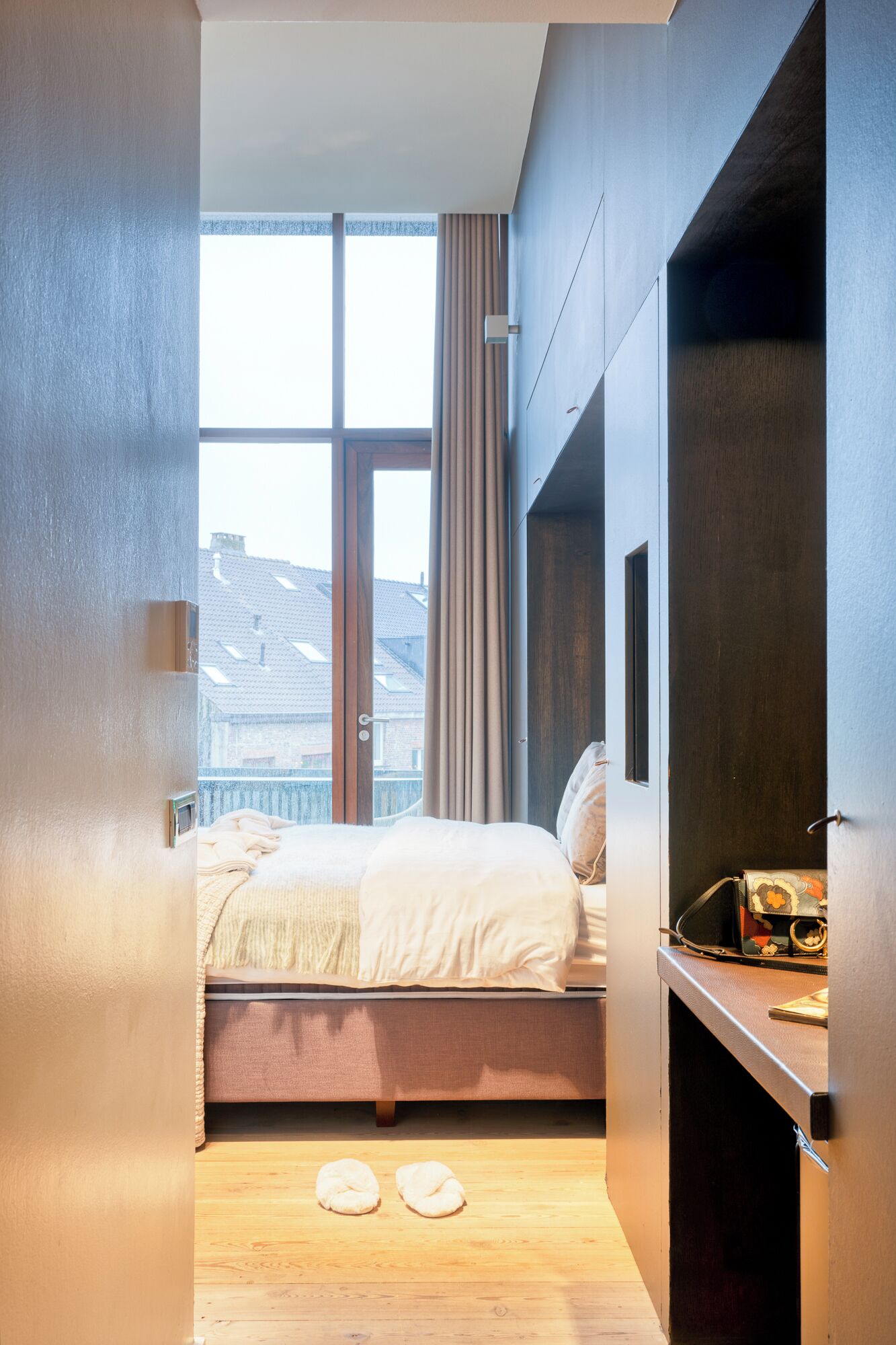 Premier Studio Suite, Balcony | Laptop workspace, blackout drapes, iron/ironing board, free WiFi