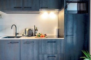 Deluxe Apartment, 1 Queen Bed with Sofa bed, Garden View | Private kitchen - ROMY Ghent - Brabantdam (Ghent)