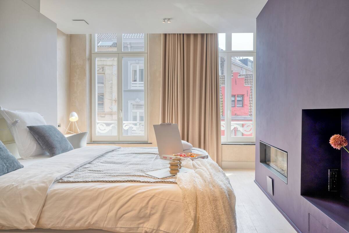 Apartamento Deluxe, 1 cama de matrimonio con sofá cama | Espacio para trabajar con un portátil y cortinas opacas