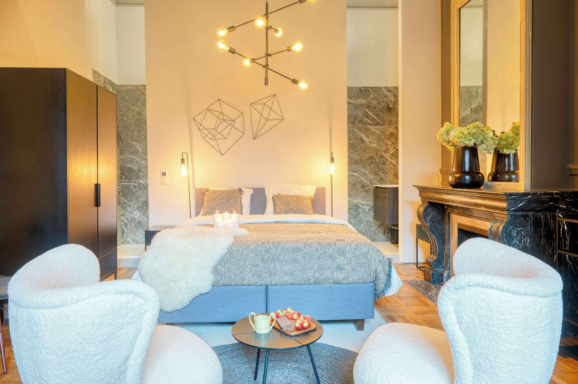 Deluxe Studio Suite | Laptop workspace, blackout drapes, iron/ironing board, free WiFi