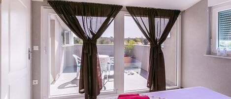 Internet, bed sheets