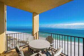 Outdoor dining - Phoenix V 1411 Gulf Views & Resort Amenities (Orange Beach)