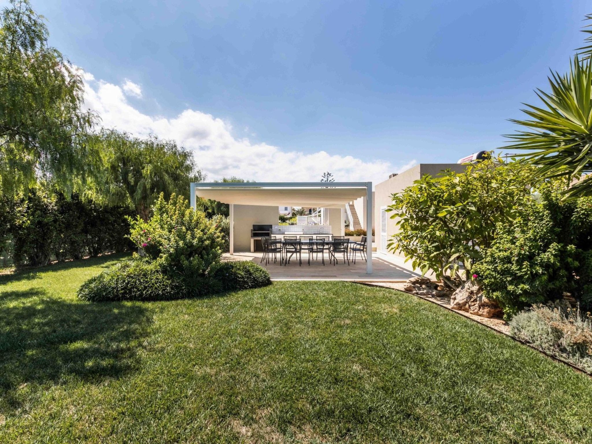 屋外ダイニングエリア