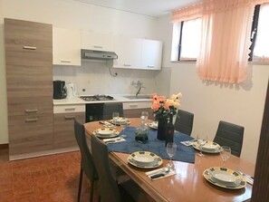 Fridge, microwave, stovetop, dishwasher - Apartments Winny (73623-A1) - Banjole (Banjole)