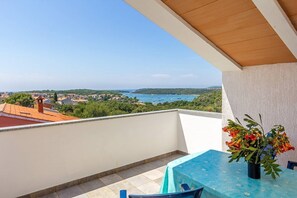 Outdoor dining - Apartments Winny (73623-A3) - Banjole (Banjole)