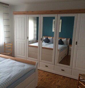 Bügeleisen/Bügelbrett, WLAN, Bettwäsche