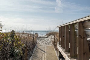 Beach - Smuggler's Cove 205, 2BR 2BA Oceanfront Condo in Atlantic Beach! (Atlantic Beach)