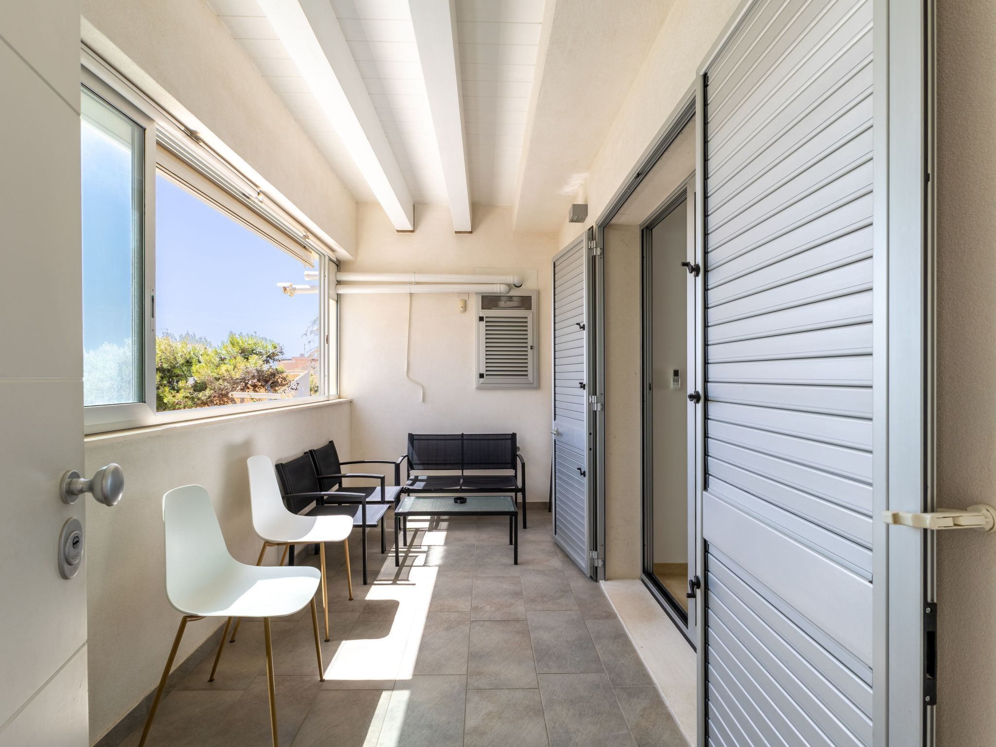 المنشأة من الداخل