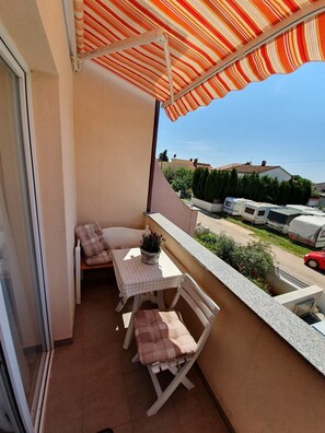 Outdoor dining - Apartments Vuletic (73661-A1) - Medulin (Medulin)