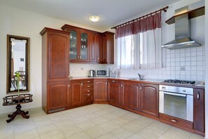 Fridge, stovetop, coffee/tea maker, toaster - Apartment Ema (73674-A1) - Pula (Pula)