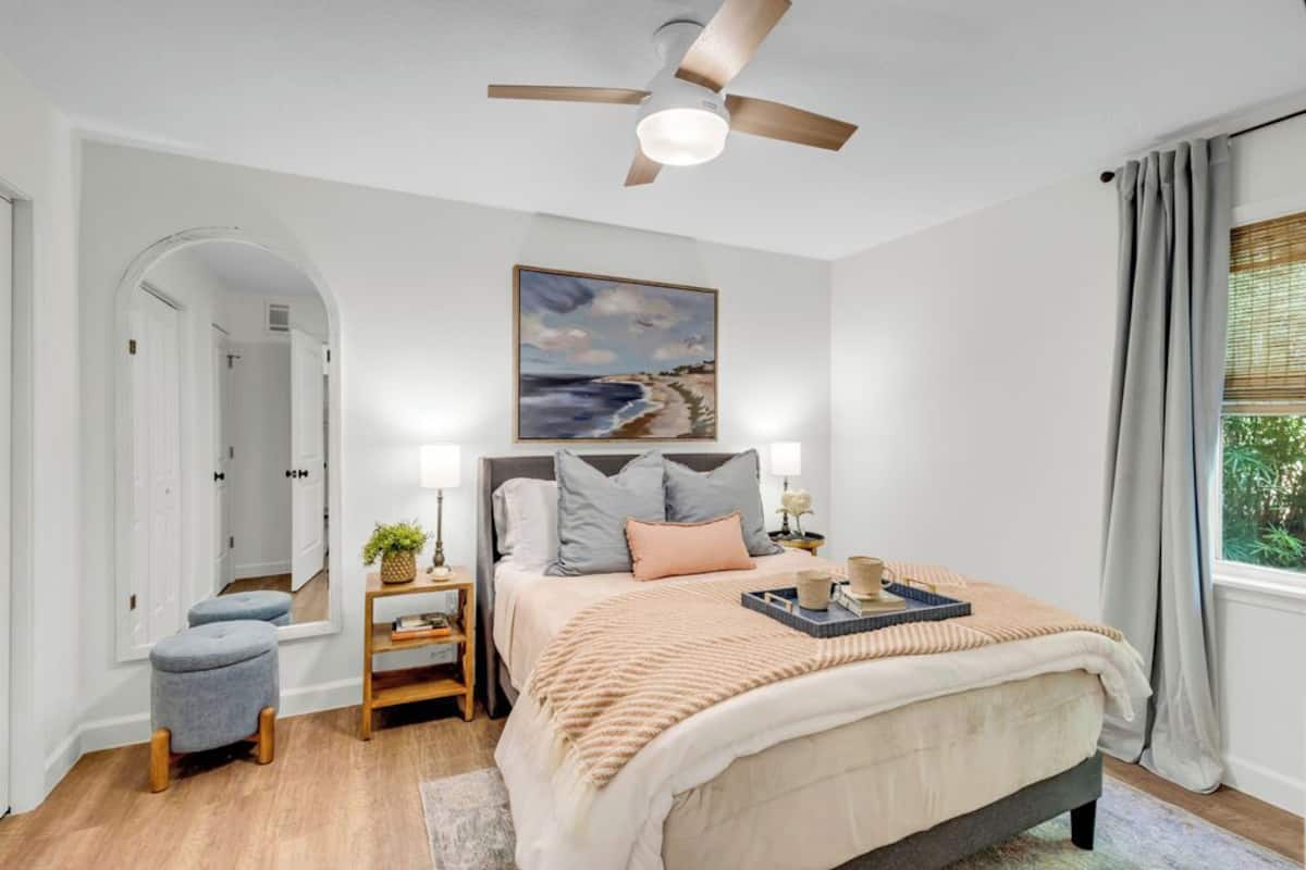 Iron/ironing board, free WiFi