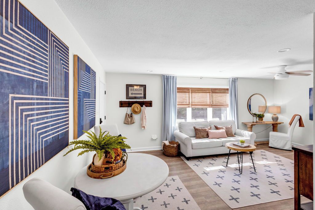 Passage | Living area | Smart TV