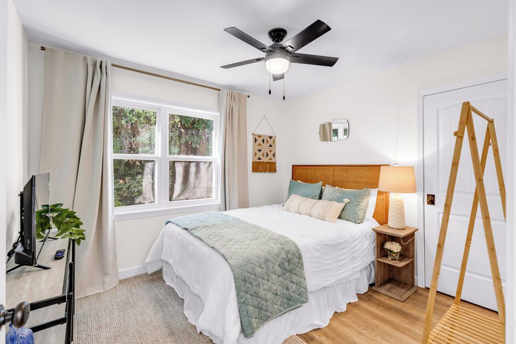 Iron/ironing board, free WiFi