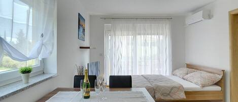 1 bedroom, Internet, bed sheets