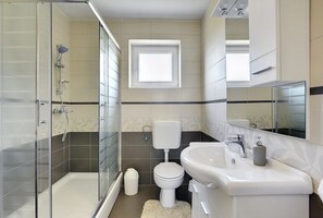 Shower - Apartments Robert (73676-A5) - Medulin (Medulin)