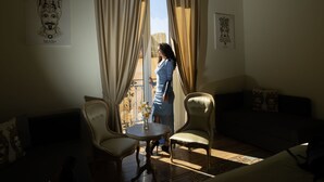 Unclassified image, 4 of 61, button - Aus der Tradition geboren, aber in die Innovation eingetaucht by Interhome (Sciacca)