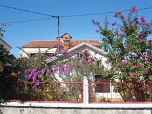 Property grounds - Apartments Aurora (73688-A1) - Pomer (Pomer)