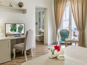 Internet - Aus der Tradition geboren, aber in die Innovation eingetaucht by Interhome (Sciacca)