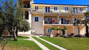 Exterior - Apartments Ivonne (73714-A2) - Liznjan (Liznjan)