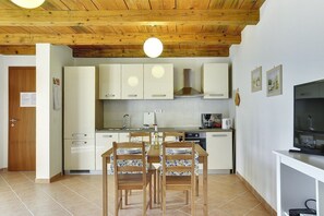 Fridge, stovetop, coffee/tea maker, toaster - Apartments Susanna (73724-A1) - Liznjan (Liznjan)