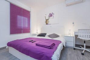 2 bedrooms, Internet, bed sheets - House Moderna (73736-K1) - Pula (Pula)