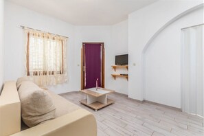 TV - Apartment Nikola (73753-A2) - Pula (Pula)
