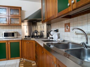 Refrigerador, microondas, horno y lavavajillas 