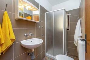 Shower - Apartments Dragica (73779-A2) - Valbandon (Valbandon)