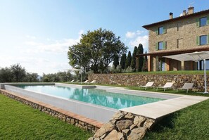 Outdoor pool - Villa Parigi, elegant designer Villa in Chianti, Pool & Concierge, WiFi, A/C (San Gusmé)
