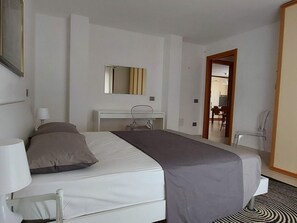 Internet - Unterkunft in der 'Villa Luigi' mit oberirdischem Pool by Interhome (Capoterra)