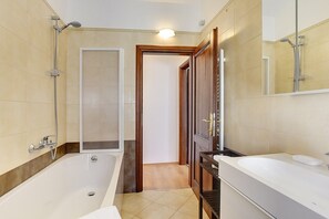 Shower - Villa Beram (73849-K1) - Pazin (Pazin)