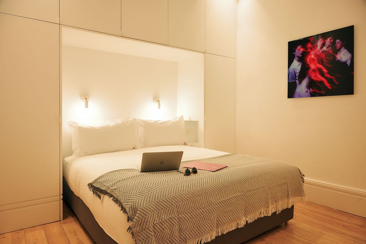 Apartamento conforto, sacada, vista para a cidade | Wi-Fi de cortesia