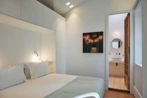 Apartamento luxo, sacada, vista para a cidade | Wi-Fi de cortesia