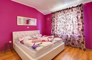 4 habitaciones, internet y ropa de cama 