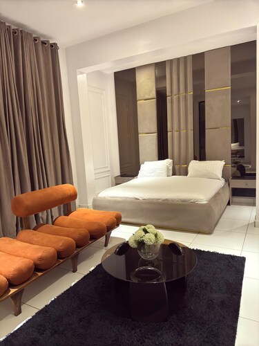4 Bedroom En-Suite, Wi-Fi, Secured, 24/7 Power