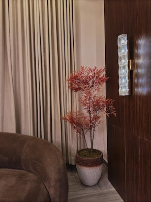 Interior - 4 Bedroom En-Suite, Wi-Fi, Secured, 24/7 Power (Lekki)