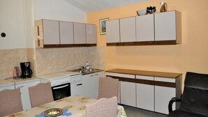 Coffee/tea maker, fridge, toaster - House Monte Maggiore (73885-K1) - Pazin (Pazin)